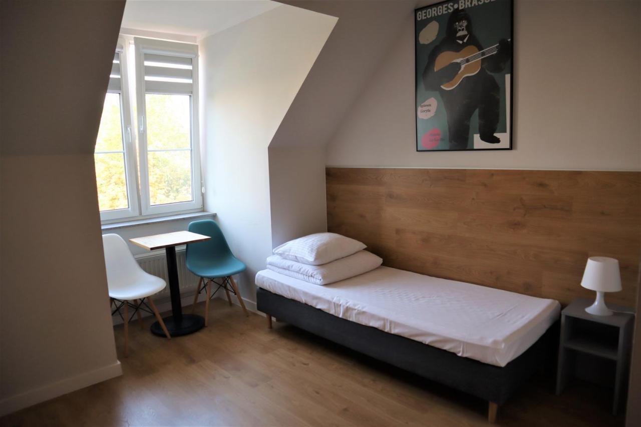 Moho Xl Vandrarhem Wrocław Exteriör bild
