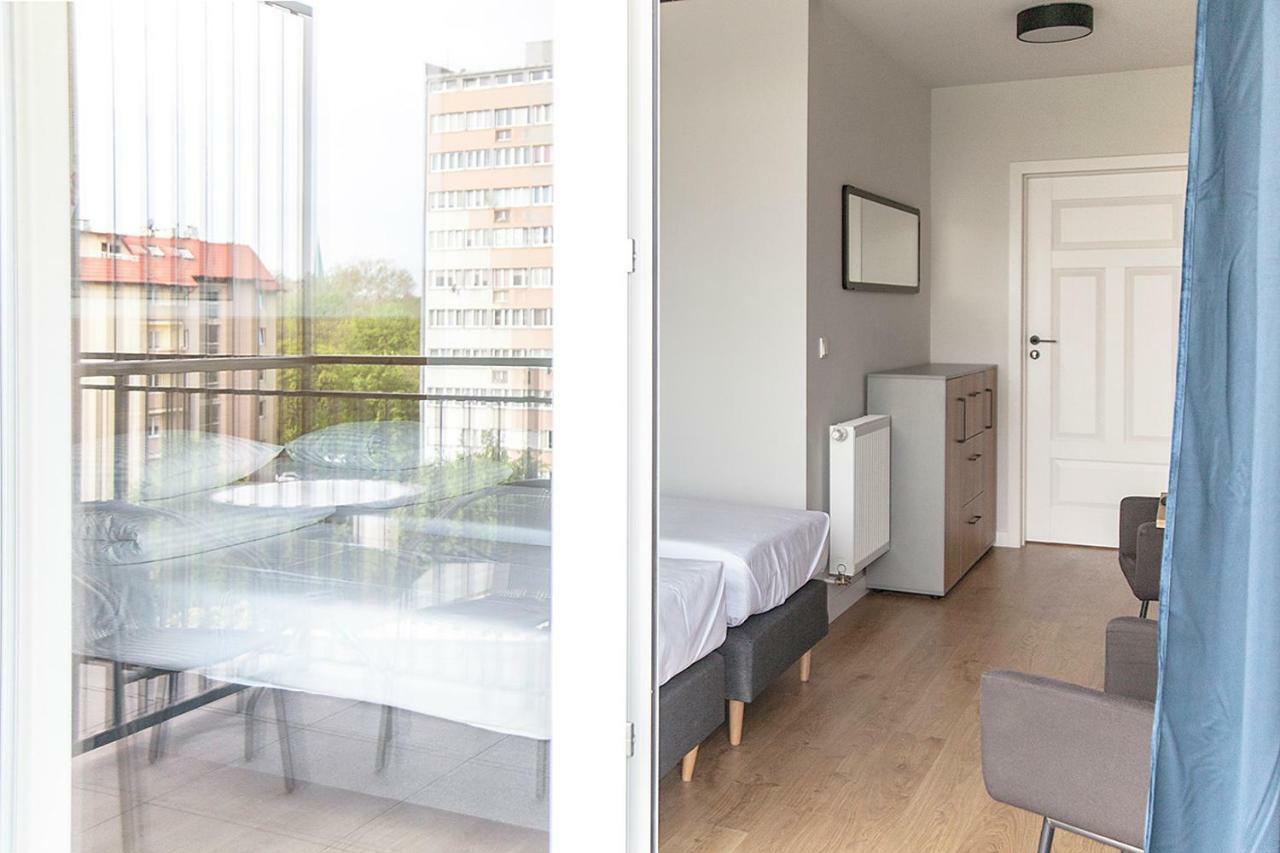 Moho Xl Vandrarhem Wrocław Exteriör bild