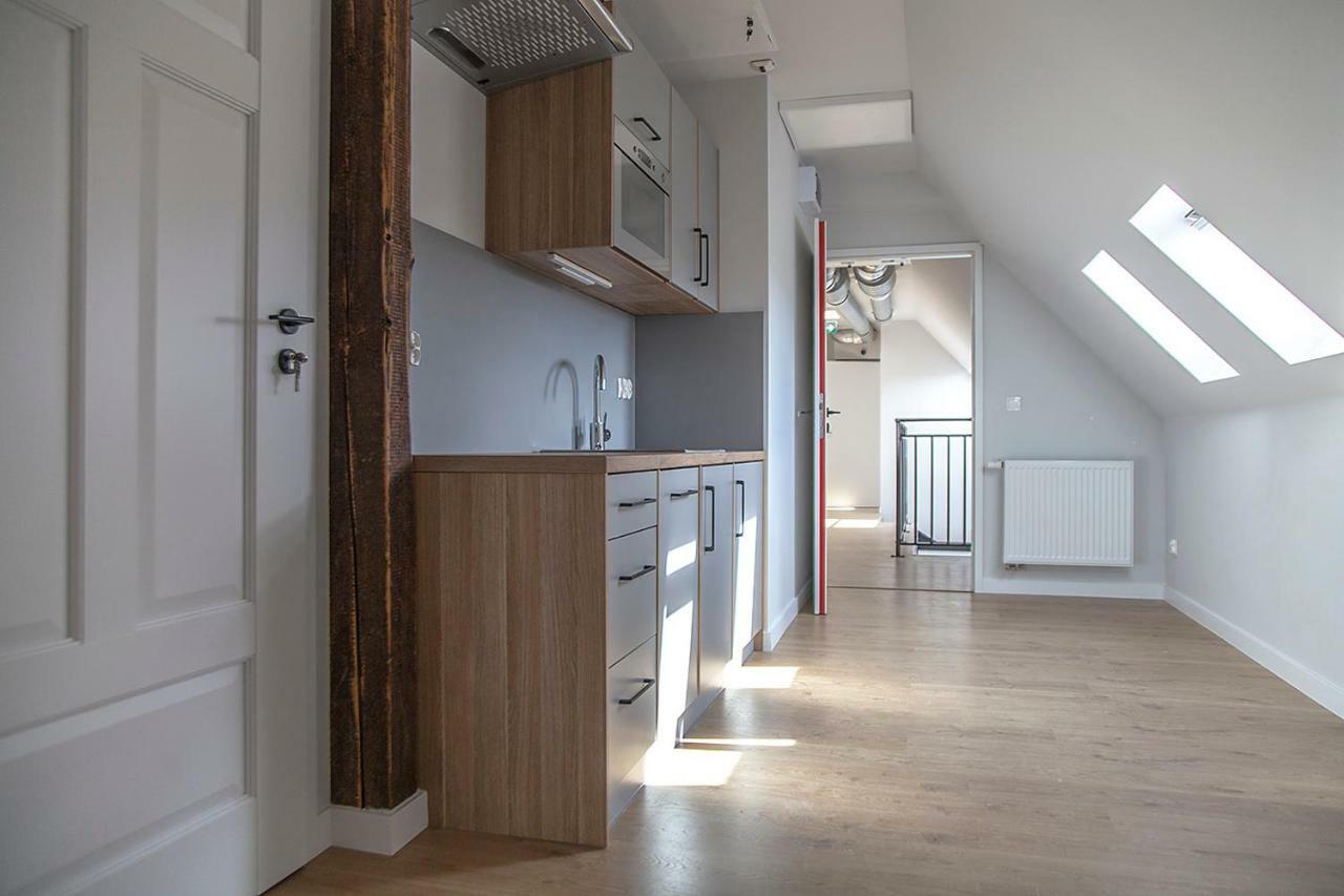 Moho Xl Vandrarhem Wrocław Exteriör bild